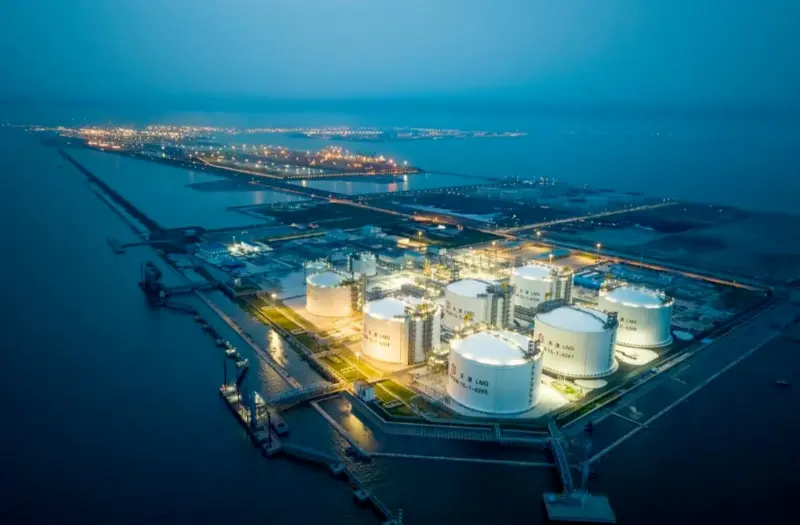 Содействие обновлению старых нефтехимических и химических предприятий.